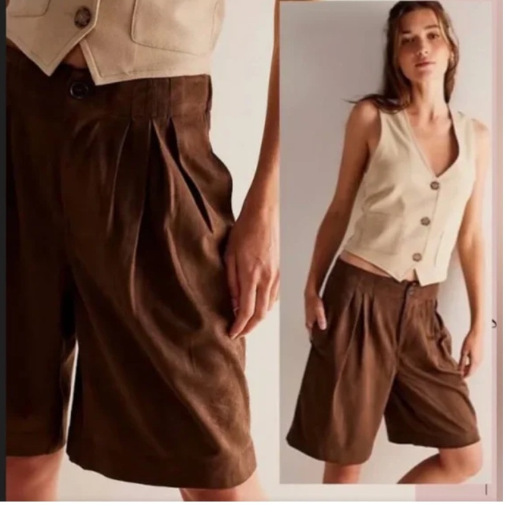 NWOT We The Free brown Straight On Suede Shorts by Free People size medium